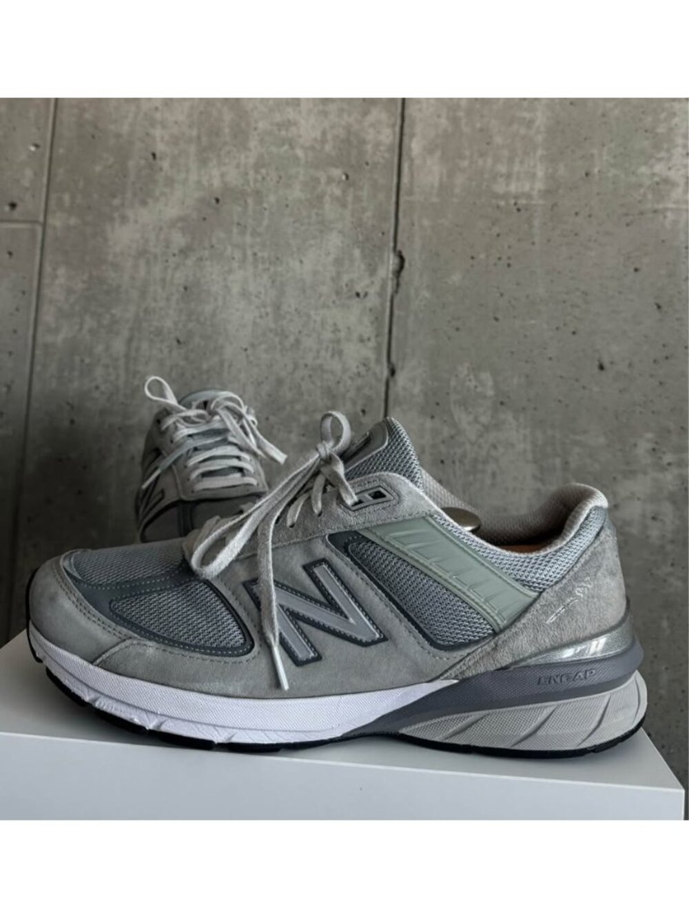 New Balance 990v5 Grey Sneakers Men’s US 11 Good Used Condition